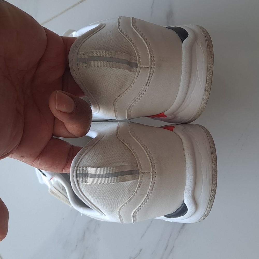 Sneakers - Picture 3 of 4